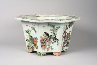 Octagonal Basin with Birds and Flowers