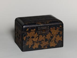 時代 花鳥図 金蒔絵 黒塗二段卓 冠卓 木箱 木製 花台 飾台 鶉 雀 M840 ColBase