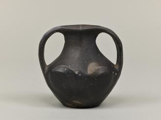 匿名配送❣️前漢　黒陶鴟鴞形壺 みみずく俑 陶芸　骨董品　美術品　陶器 ColBase