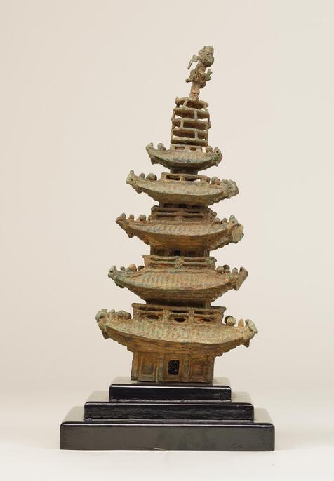 ちょう貴重　中国　唐時代　鍍金銅製五重塔　仏教美術　木箱入　送料込み250502 ちょう貴重 中国 唐時代 鍍金銅製五重塔 仏教美術 木箱入 送料込み250502